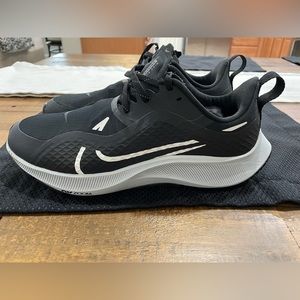 Nike Air Zoom Pegasus 37 Shield. Women’s 8.5